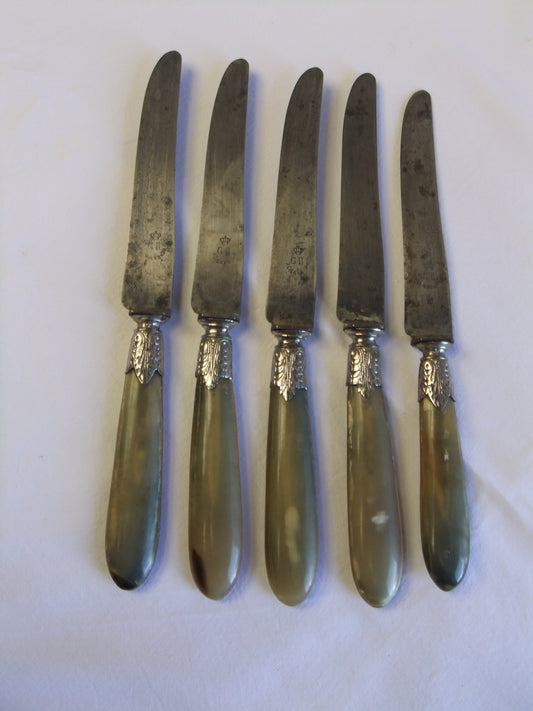 Couteau ancien couvert de table  lame acier signée G.R. couronné