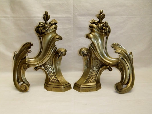 Chenet bronze paire XVIII décor feuille accessoire cheminée garniture