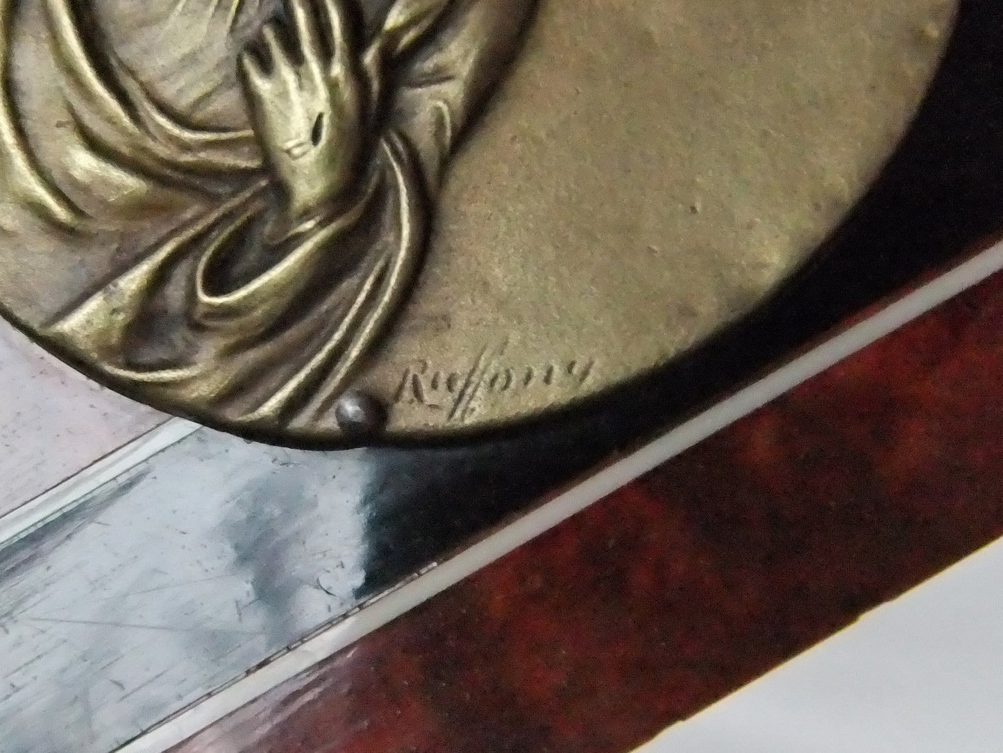 Bénitier art déco médaille signée Ruffony collection